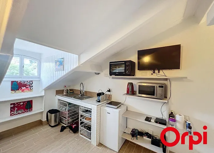 Charmant, Climatise, Dans Un Ancien Palace A - Fr-1-647-45 *